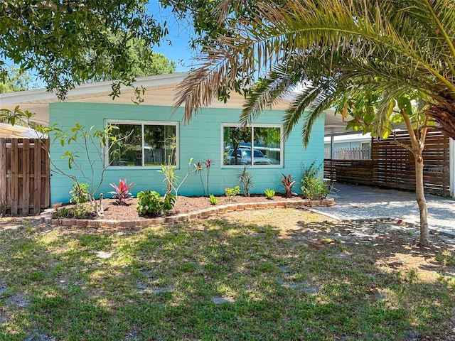 302 Pavonia Rd, Nokomis, FL 34275 - view of front facade featuring an attached carport