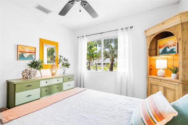 302 Pavonia Rd, Nokomis, FL 34275 - bedroom with a ceiling fan
