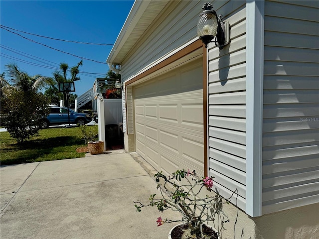 3828 6th Ave W, Palmetto, FL 34221 - garage featuring driveway