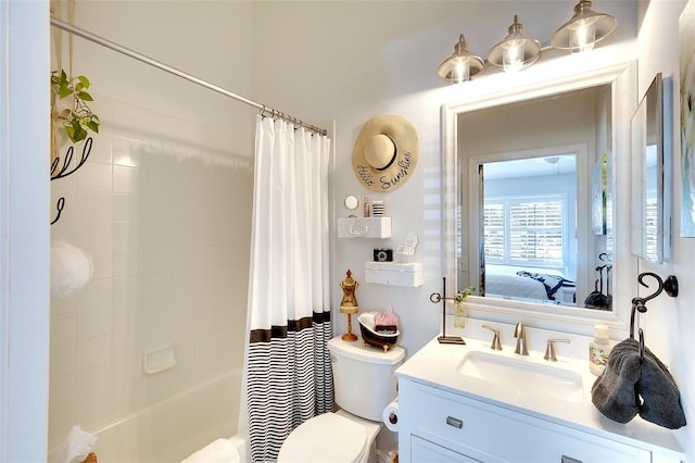 4727 Sabal Key Dr Unit 4727, Bradenton, FL 34203 - full bath with vanity, shower / bathtub combination with curtain, and ensuite bath