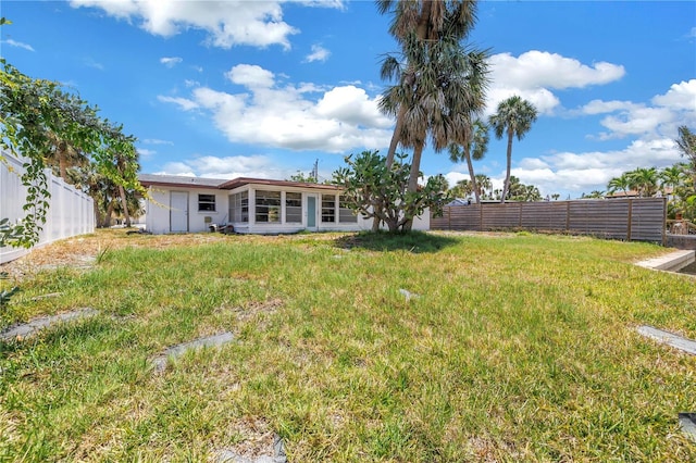 310 Avenida Milano, Sarasota, FL 34242 - view of yard