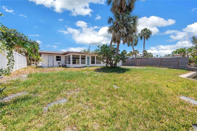 310 Avenida Milano, Sarasota, FL 34242 - view of yard
