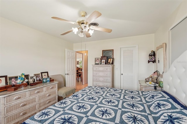 1190 Jamaica Rd, Venice, FL 34293 - bedroom with a closet and a ceiling fan