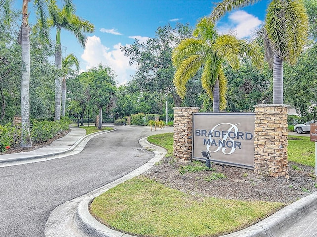 1053 Grantham Dr, Sarasota, FL 34234 - community sign featuring view of scattered trees