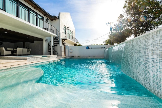 340 Jackson Dr, Sarasota, FL 34236 - view of pool with stairs
