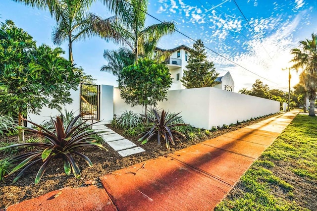 340 Jackson Dr, Sarasota, FL 34236 - view of front of property featuring stucco siding
