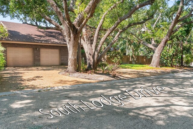 1671 S Dr, Sarasota, FL 34239 - view of front of property featuring brick siding