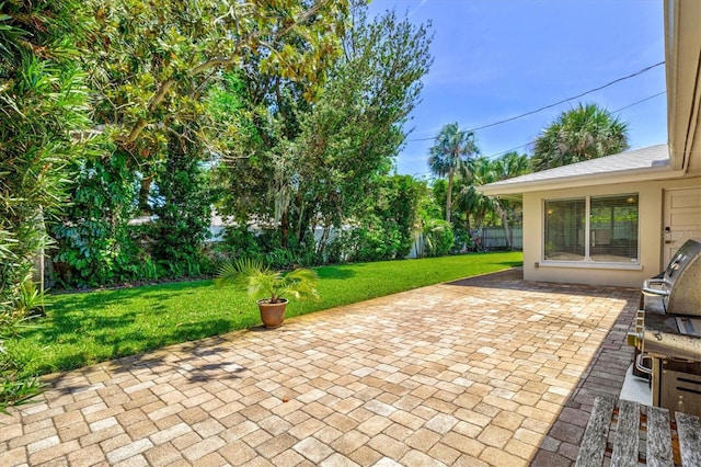 1324 Augusta Ln S, Saint Petersburg, FL 33707 - view of patio / terrace