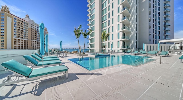 301 Quay Commons Unit 1208, Sarasota, FL 34236 - community pool with a patio