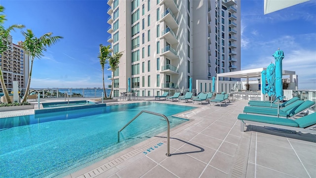 301 Quay Commons Unit 1208, Sarasota, FL 34236 - community pool with a patio