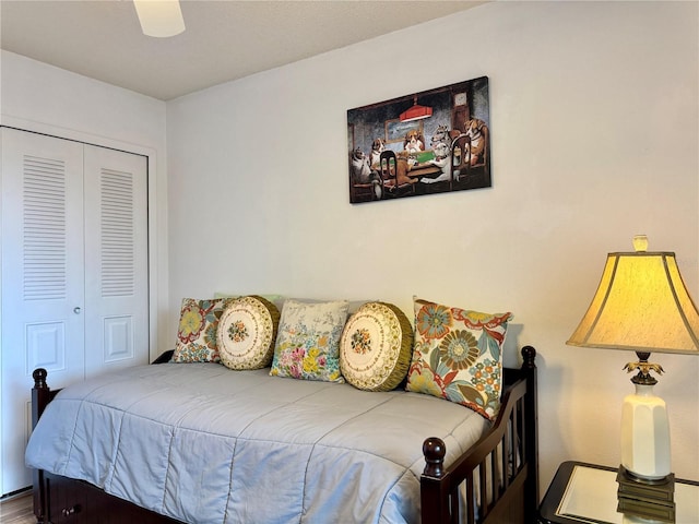 5400 34th St W Unit H12, Bradenton, FL 34210 - bedroom featuring a closet
