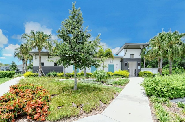 1919 Woodleaf Hammock Ct, Bradenton, FL 34211 - view of front of property featuring stucco siding