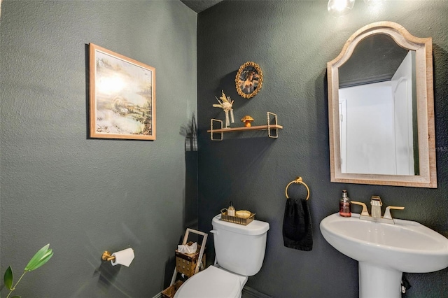 2332 Mizner Bay Ave, Bradenton, FL 34208 - half bathroom featuring toilet and a sink