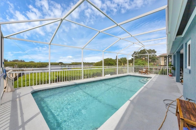 4844 14th Ave E, Bradenton, FL 34208 - view of swimming pool featuring a patio and glass enclosure