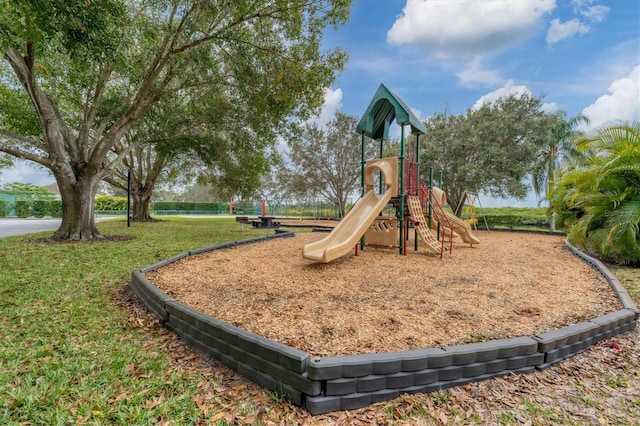 4844 14th Ave E, Bradenton, FL 34208 - communal playground featuring a yard