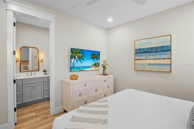 135 Avenida Veneccia, Sarasota, FL 34242 - bedroom featuring light wood-style flooring, ensuite bath, recessed lighting, and a ceiling fan