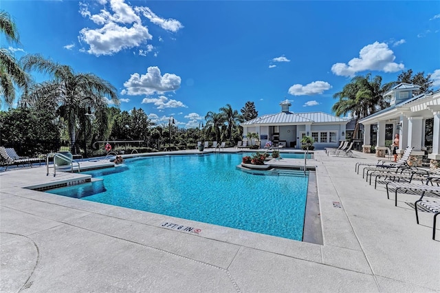 1219 Thornbury Dr, Parrish, FL 34219 - community pool with a patio area