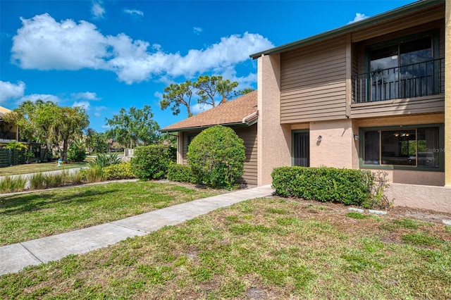 933 Sunridge Way Unit B5, Sarasota, FL 34234 - view of green lawn