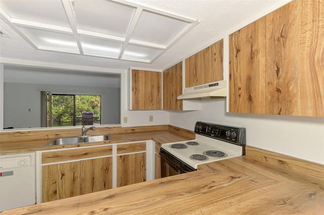 933 Sunridge Way Unit B5, Sarasota, FL 34234 - kitchen featuring electric range oven, under cabinet range hood, and white dishwasher
