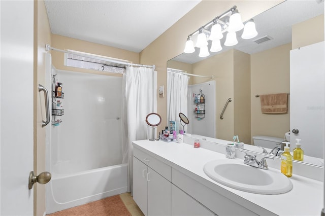 712 68th Ave W, Bradenton, FL 34207 - full bath with shower / tub combo with curtain, vanity, and toilet