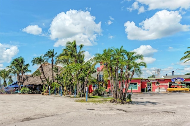 138 Tiziano Way N, Venice, FL 34275 - view of property featuring uncovered parking