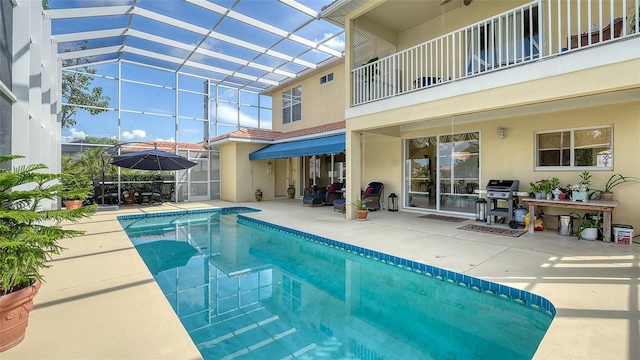12520 Natureview Cir, Bradenton, FL 34212 - swimming pool with a patio, area for grilling, and a lanai