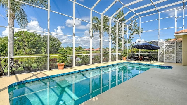 12520 Natureview Cir, Bradenton, FL 34212 - outdoor pool with a lanai and a patio area