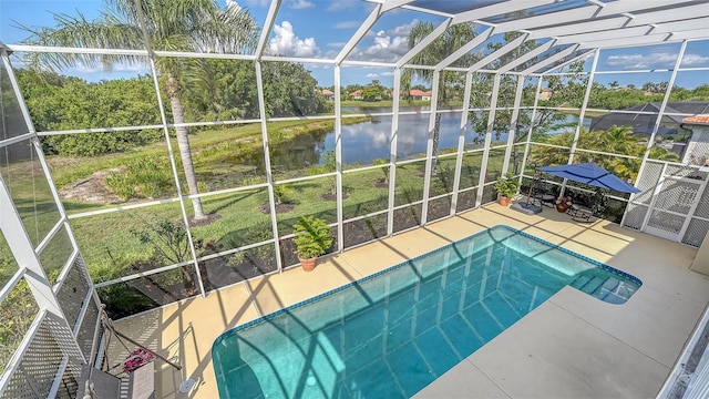 12520 Natureview Cir, Bradenton, FL 34212 - swimming pool featuring a water view, a lanai, and a patio area