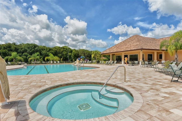 12520 Natureview Cir, Bradenton, FL 34212 - community pool with a patio