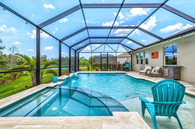 17547 Cantarina Cv, Bradenton, FL 34211 - view of pool with a patio and a pool with connected hot tub