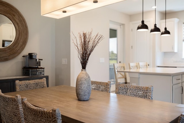 6239 Baywood Ct, Bradenton, FL 34211 - dining space featuring recessed lighting