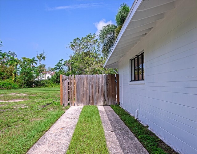 326 25th St W, Bradenton, FL 34205 - view of yard