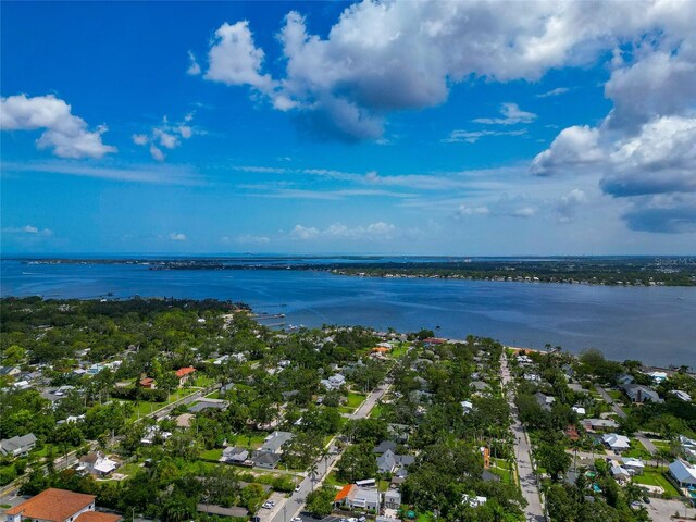 326 25th St W, Bradenton, FL 34205 - aerial perspective of suburban area featuring a large body of water