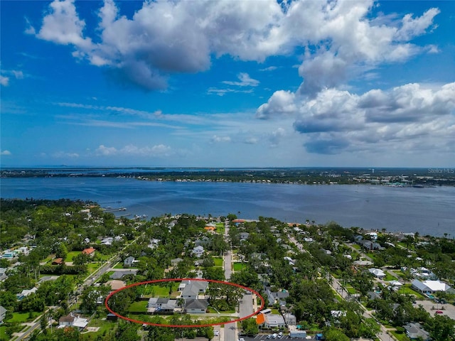 326 25th St W, Bradenton, FL 34205 - aerial view of residential area featuring a large body of water