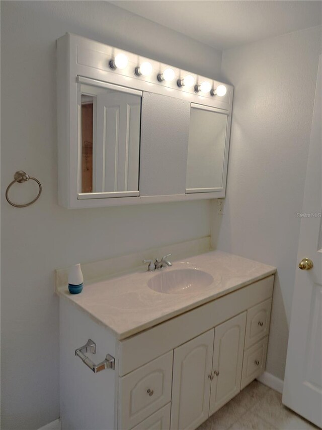 204 36th St W, Bradenton, FL 34205 - bathroom featuring vanity