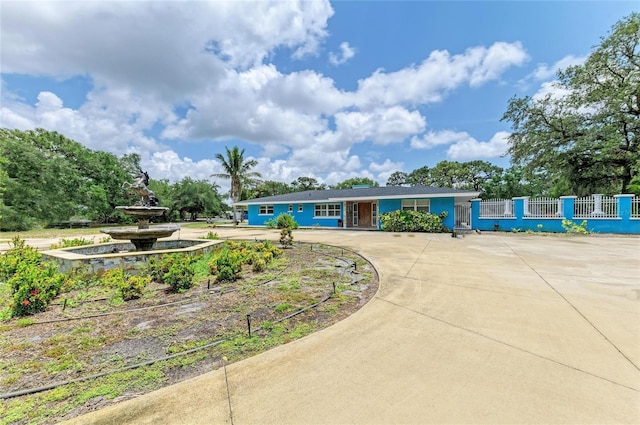2726 Desoto Rd, Sarasota, FL 34234 - view of front of property