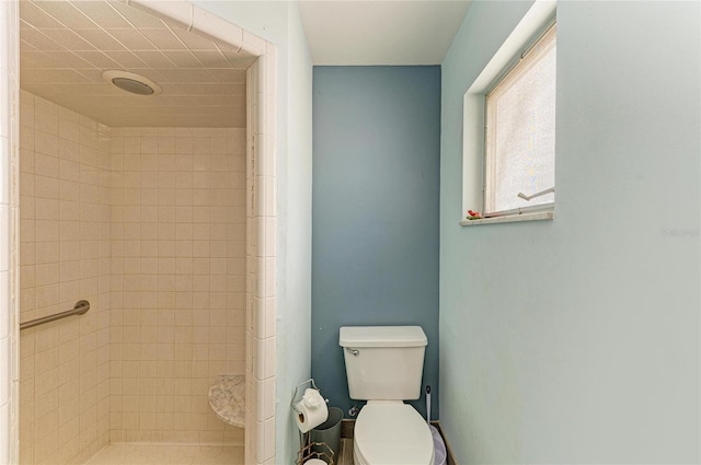 2726 Desoto Rd, Sarasota, FL 34234 - full bathroom featuring toilet and a stall shower