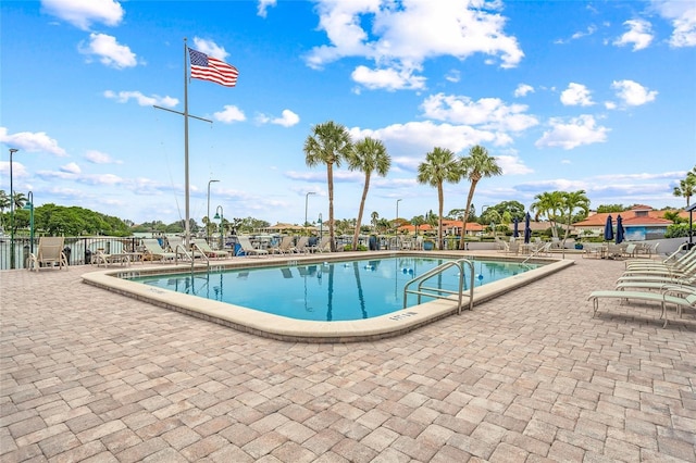 1527 Buoy Ln, Osprey, FL 34229 - community pool with a patio