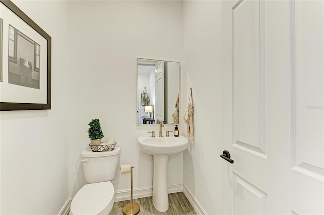 501 Maraviya Blvd, Nokomis, FL 34275 - bathroom with toilet and baseboards