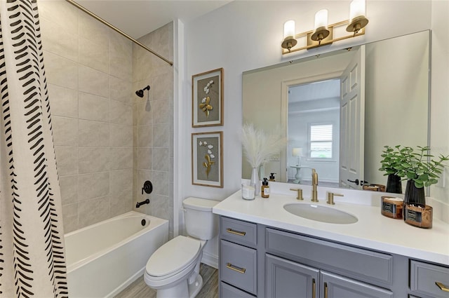 501 Maraviya Blvd, Nokomis, FL 34275 - bathroom with toilet, vanity, and bathing tub / shower combination
