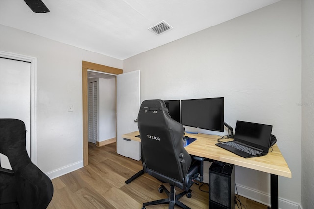 440 42nd St N, Saint Petersburg, FL 33713 - home office featuring wood finished floors and baseboards