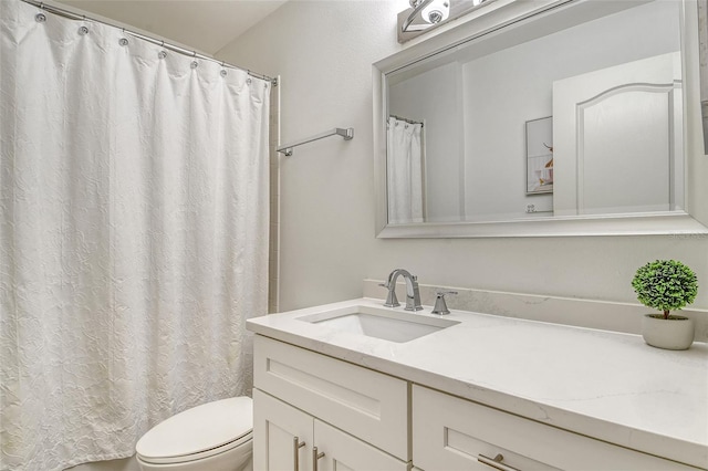 9540 High Gate Dr Unit 1422, Sarasota, FL 34238 - full bathroom with toilet, vanity, and curtained shower