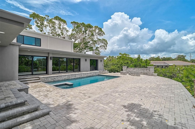 512 Treasure Boat Way, Sarasota, FL 34242 - outdoor pool featuring a patio and an in-ground hot tub