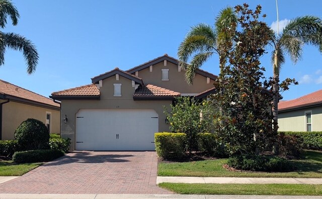 119 Maraviya Blvd, Nokomis, FL 34275 - photo 1