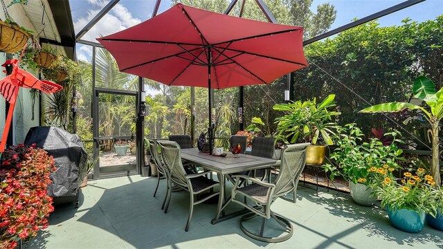 4612 4th Ave E, Bradenton, FL 34208 - view of patio / terrace with outdoor dining space