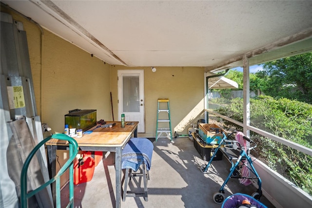3468 Roslyn Rd, Venice, FL 34293 - sunroom featuring outdoor dining area