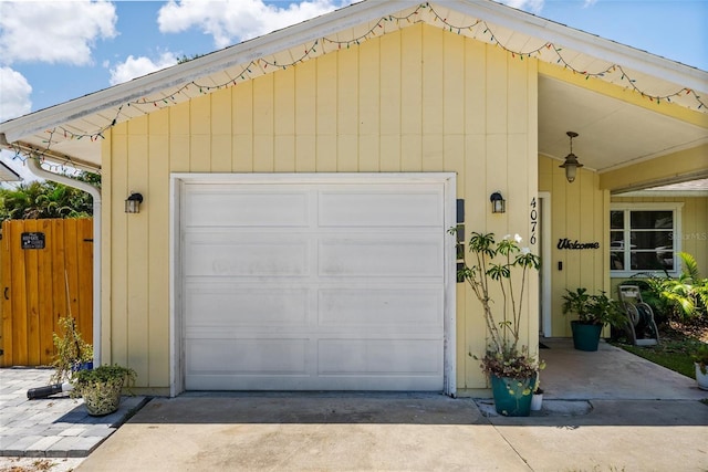 4076 Vana Dr, Sarasota, FL 34241 - garage featuring driveway