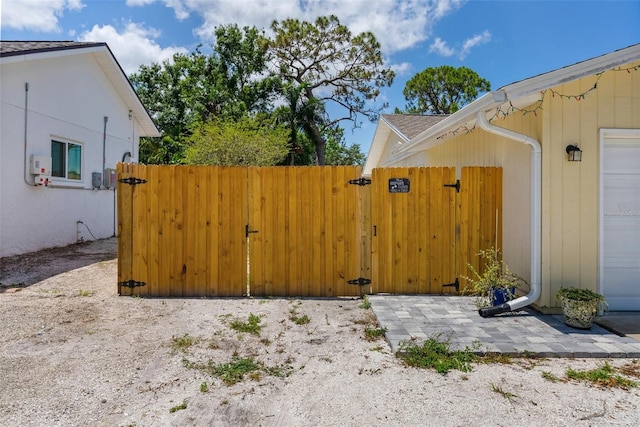 4076 Vana Dr, Sarasota, FL 34241 - view of gate