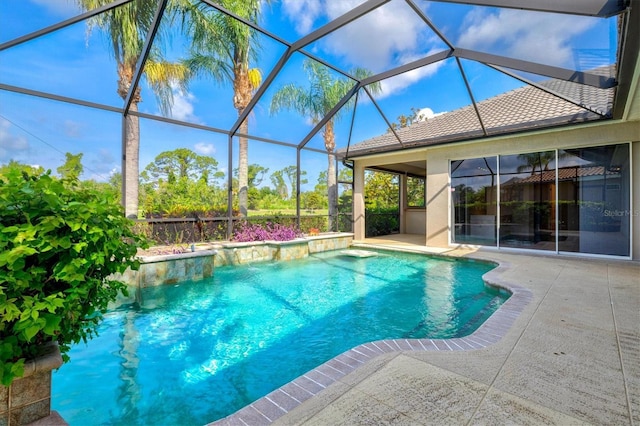 8930 Bloomfield Blvd, Sarasota, FL 34238 - swimming pool with a patio area and glass enclosure