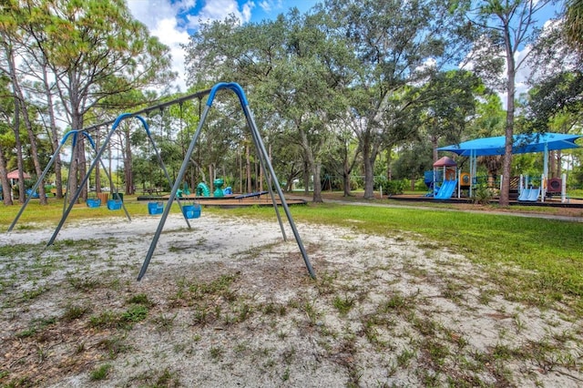 8930 Bloomfield Blvd, Sarasota, FL 34238 - view of community play area